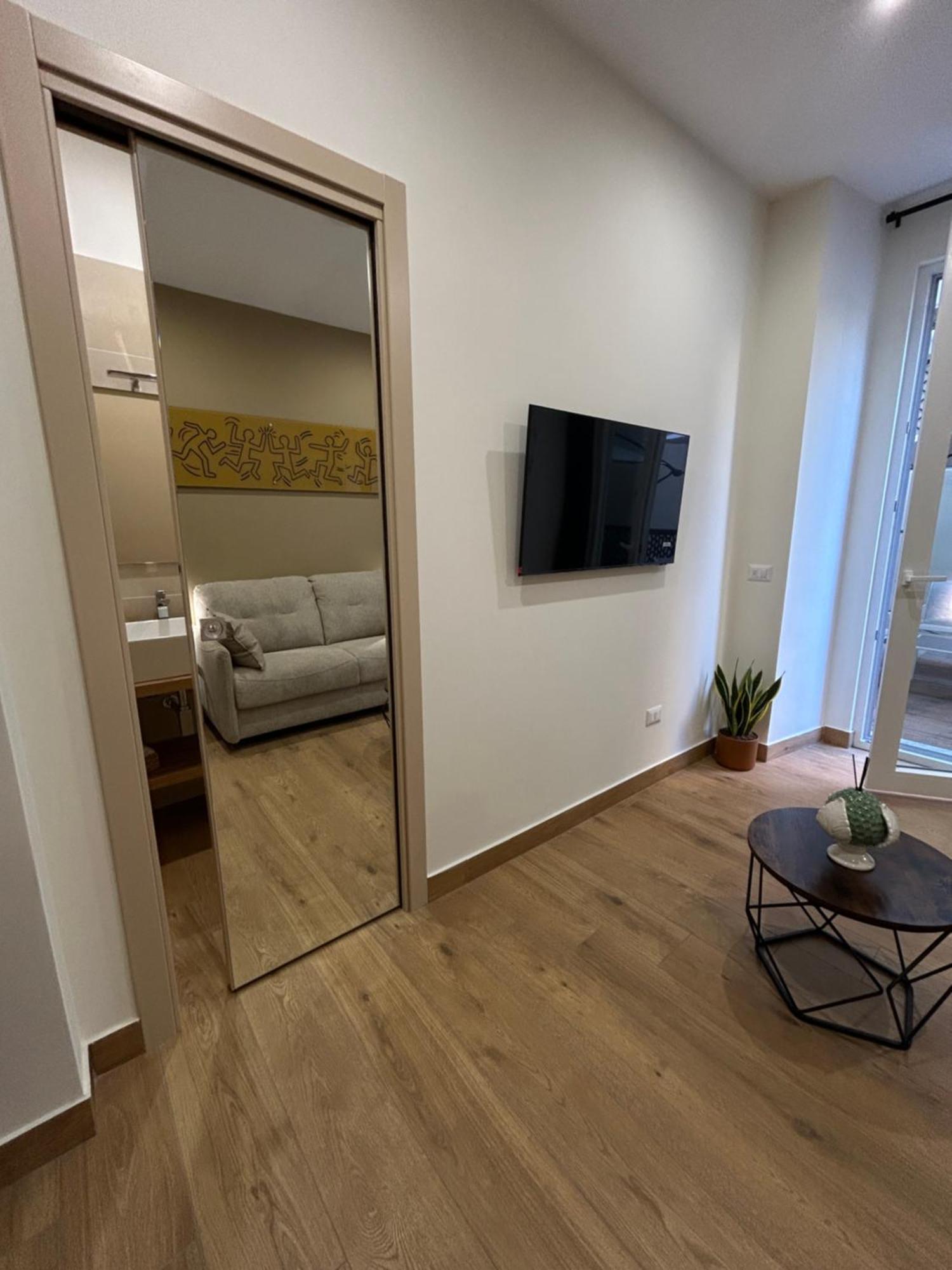 נאפולי Somnia Luxury Rooms מראה חיצוני תמונה
