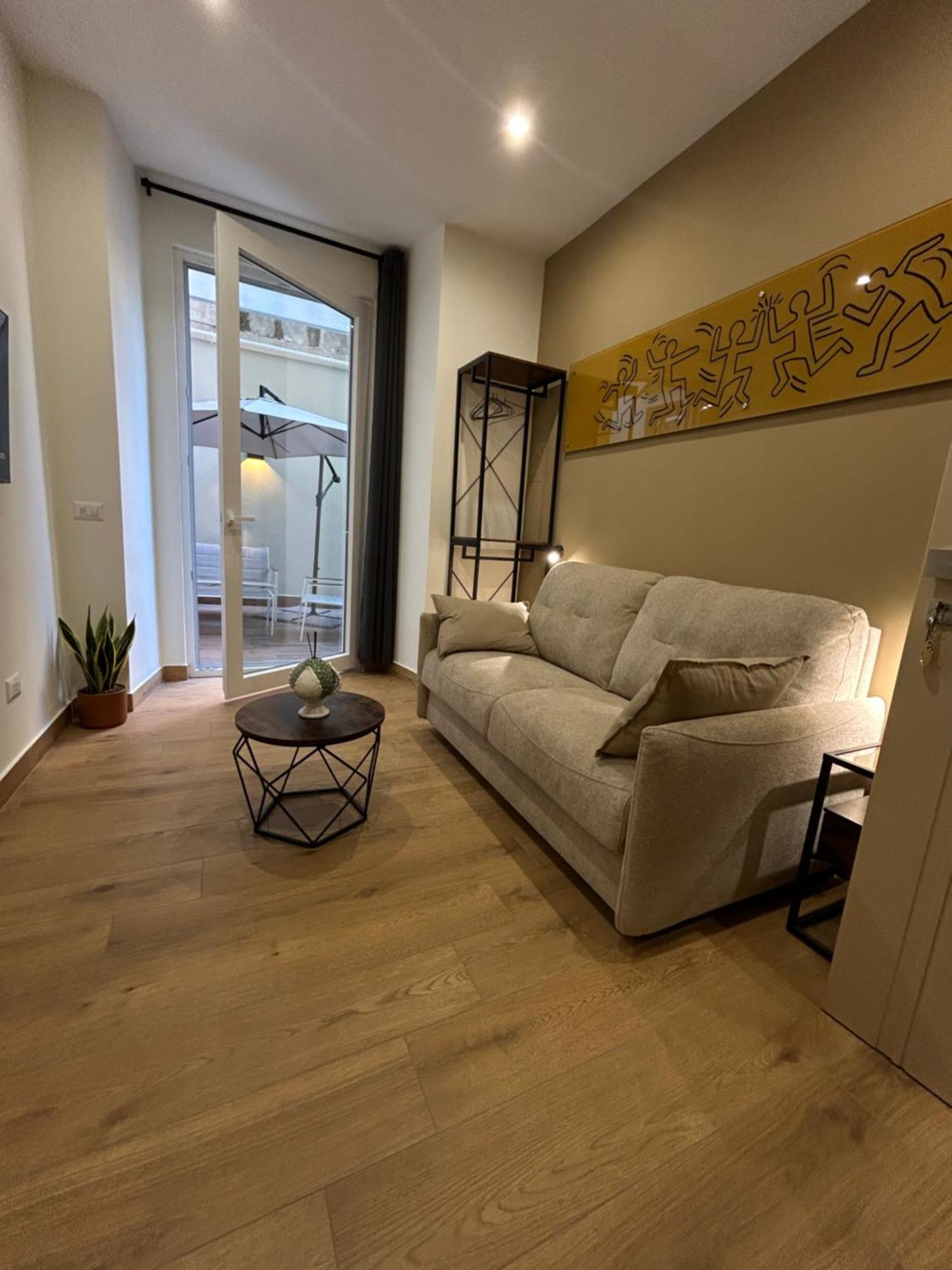 נאפולי Somnia Luxury Rooms מראה חיצוני תמונה