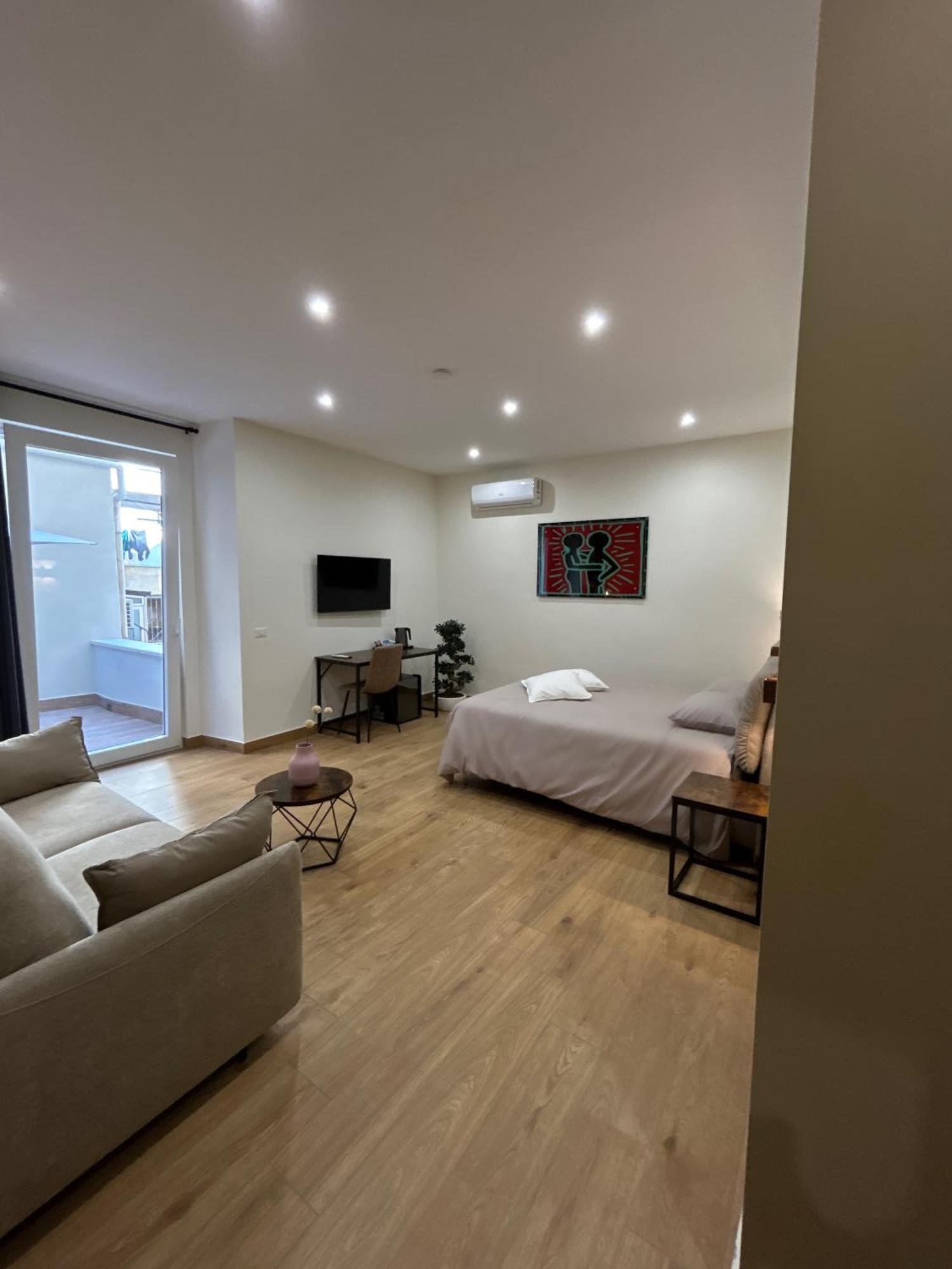 נאפולי Somnia Luxury Rooms מראה חיצוני תמונה